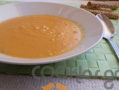 Η συνταγή της ημέρας: Σούπα καρότου με κάρυ και θυμάρι